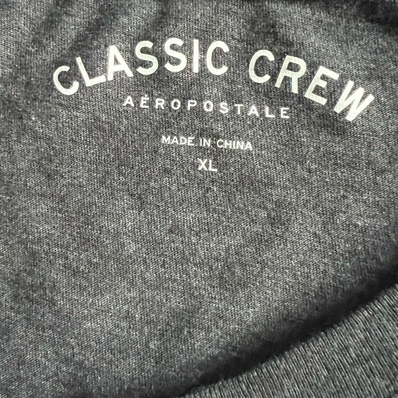 Aeropostale Grey Embroidered Floral Tee – Size XL - Picture 3 of 3